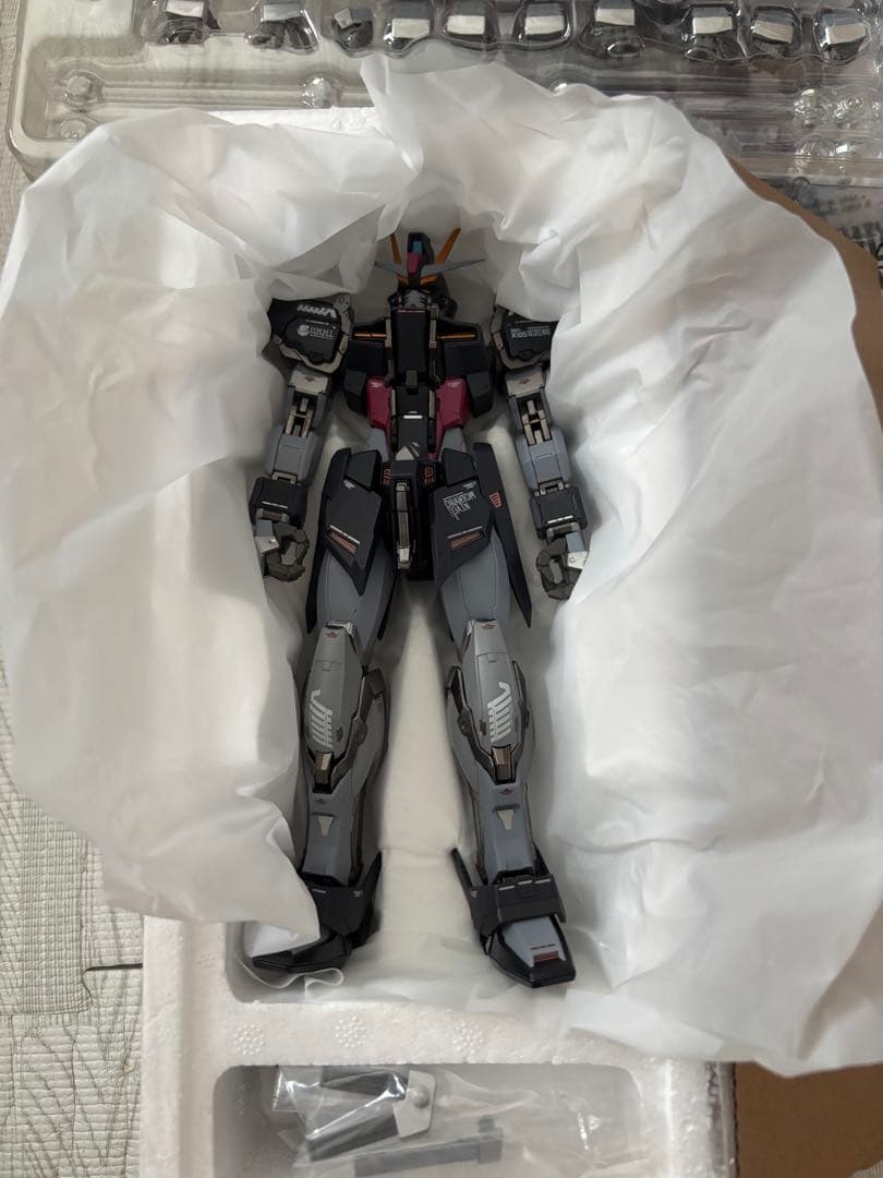 メタルビルド　ストライクノワールガンダム