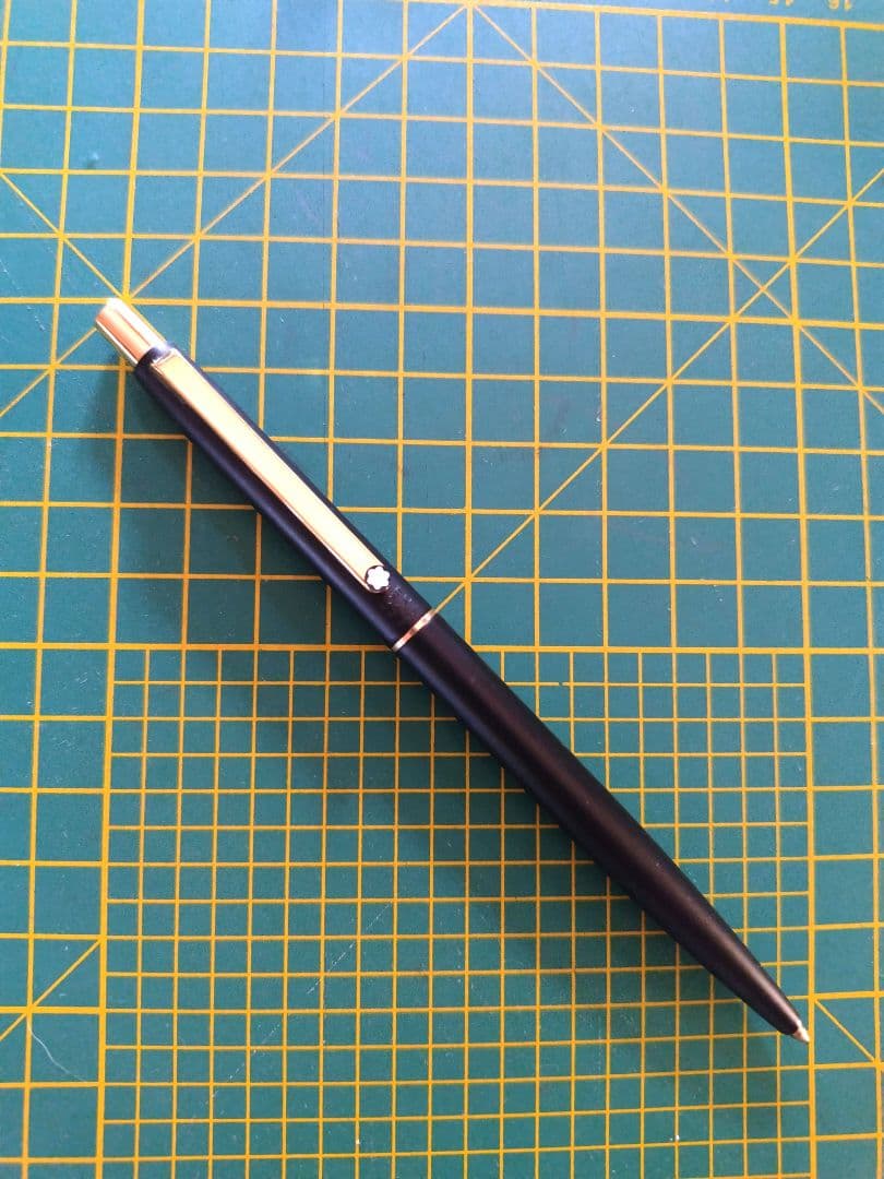 モンブラン ボールペン マット・ブラック＆ゴールド 「絶版品」