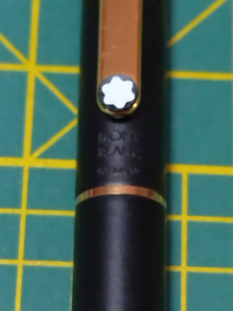 モンブラン ボールペン マット・ブラック＆ゴールド 「絶版品」