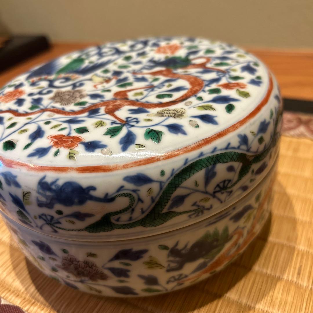 万暦赤絵　龍と鳳凰の蓋物