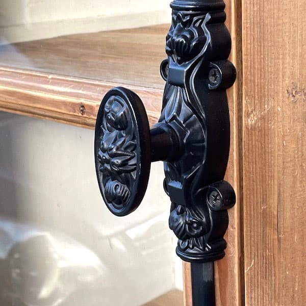 ビンテージ　ガラスキャビネット　大型カップボード　ブックケース　古材