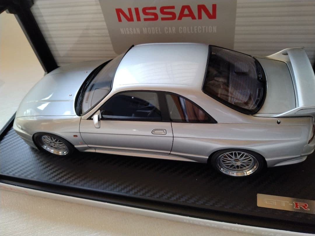 カッキー　1/18 ニッサン スカイライン GT-R BCNR33