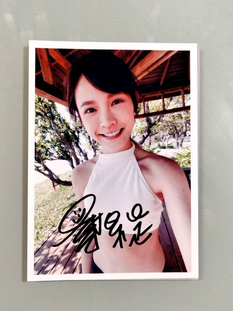 ウー・シンティ直筆サイン入り2Lサイズ写真…Esther Wu