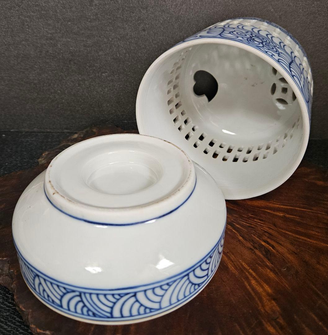 中国陶磁器　青華　染付　倣　明朝清朝期 透かし造り　燭台　燈台　灯り　灯り道具