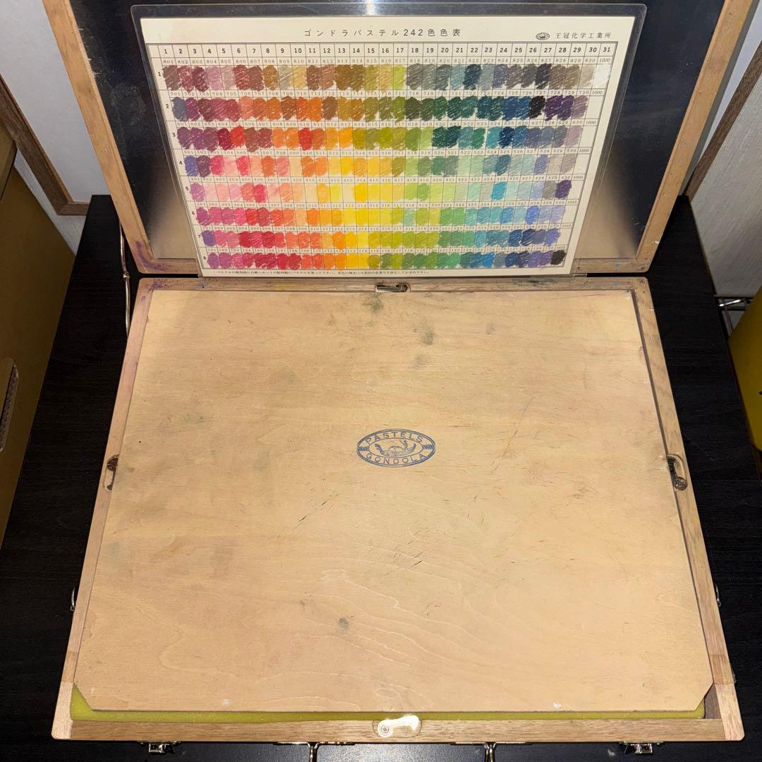 #949 ゴンドラ パステル 242色 木箱セット 使用感あり 画材 中古品