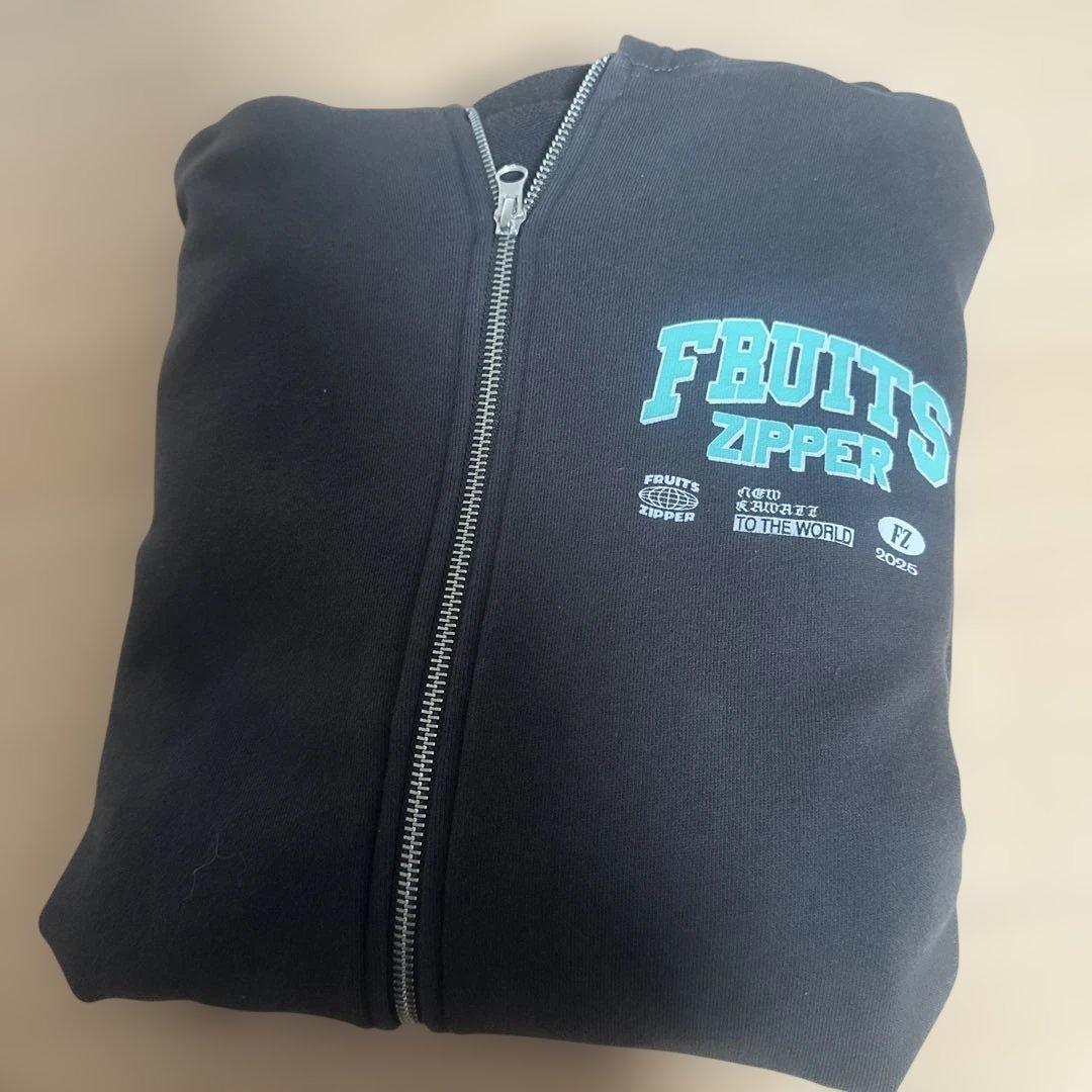 櫻井優衣 パーカー