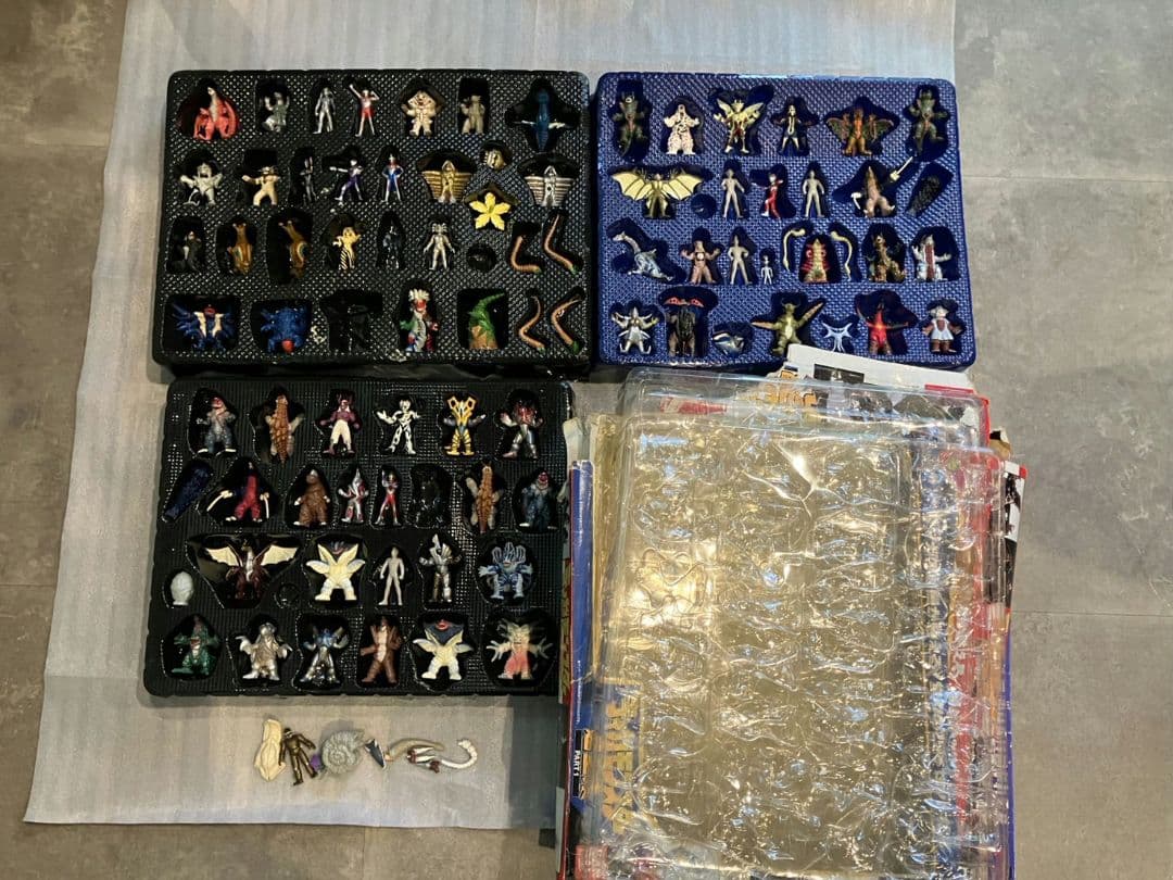 【ウルトラマン　ティガ・ウルトラ　モンスター超全集】3点セット　レア　欠品あり