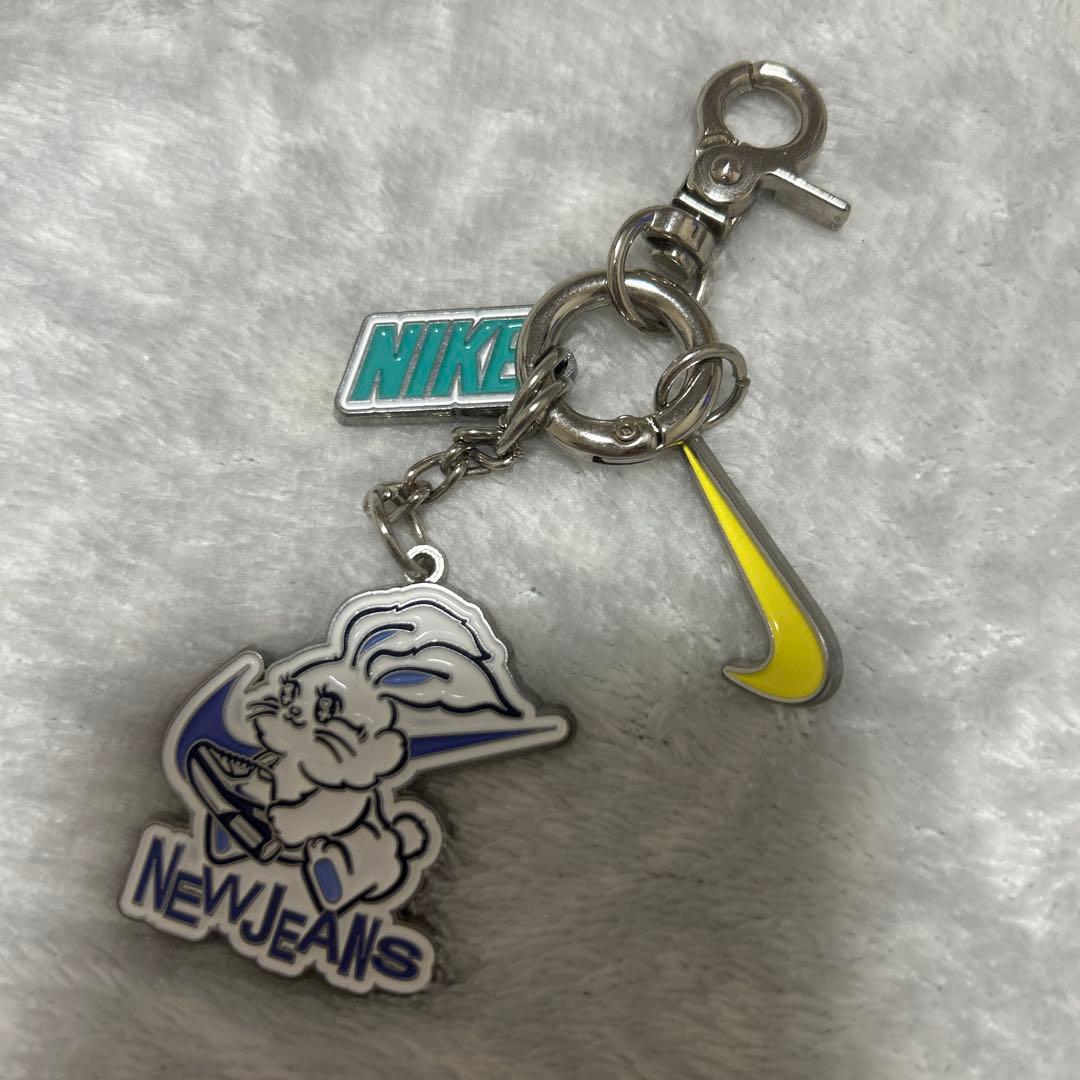 ニュージーンズ　NIKEコラボキーホルダー