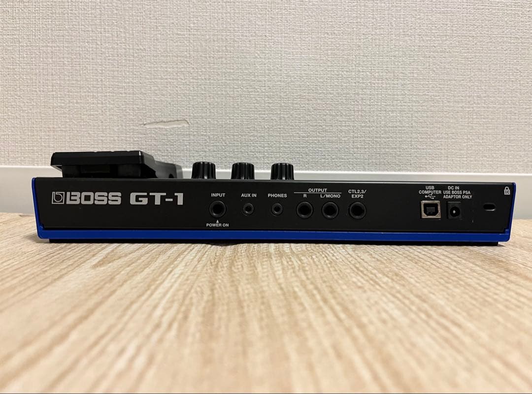BOSS GT-1マルチエフェクター　教科書付き　ジャンク扱い