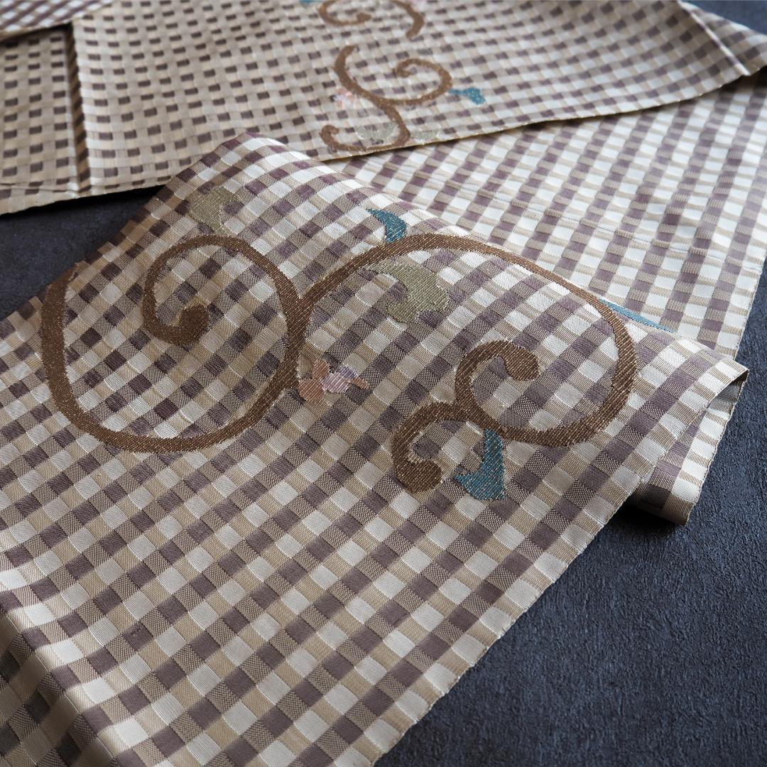 正絹 名古屋帯♪ 八寸 一松に蔦文様 金通し ベージュ 茶系 カジュアル 上品