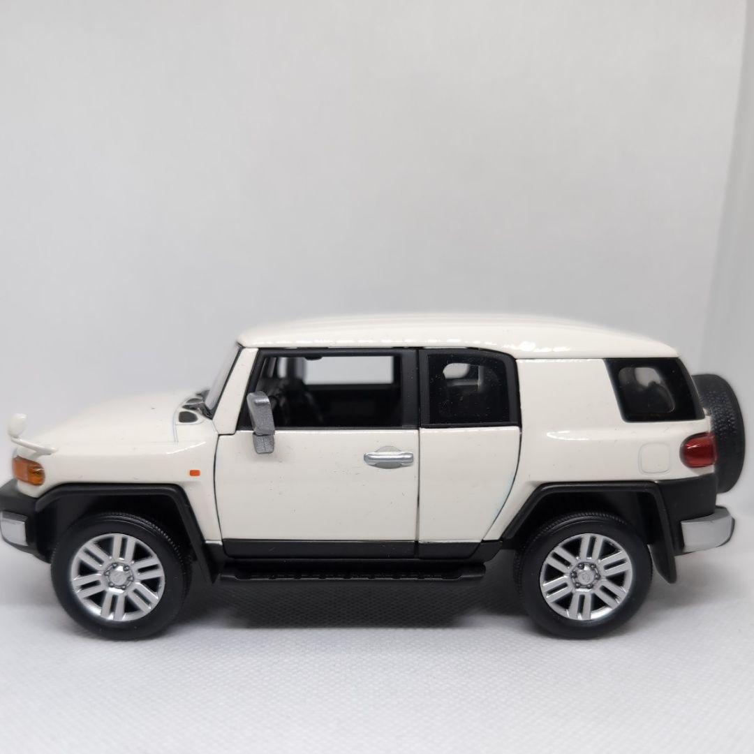 TOYOTA　FJ　CRUISER　カラーサンプルミニカー
