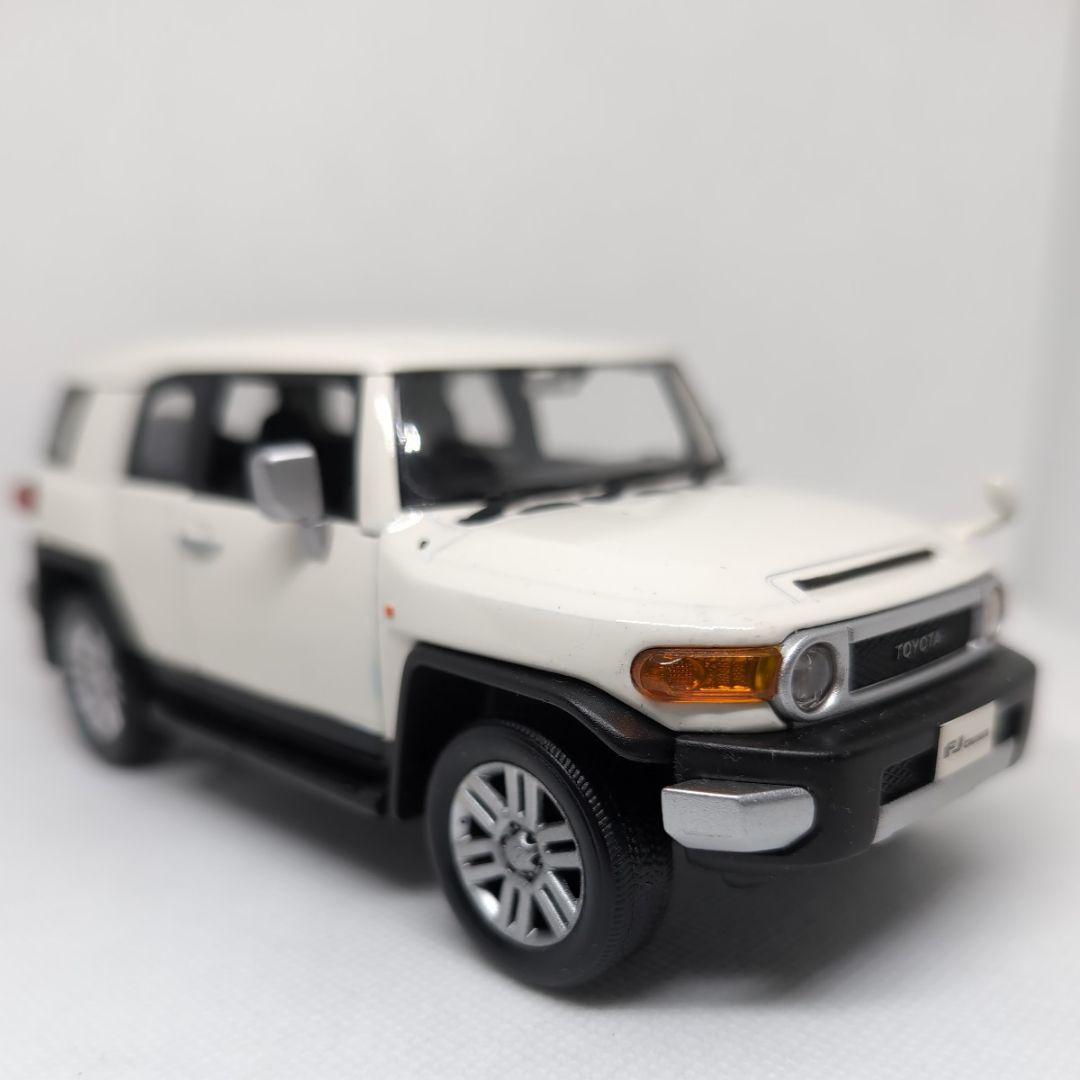 TOYOTA　FJ　CRUISER　カラーサンプルミニカー