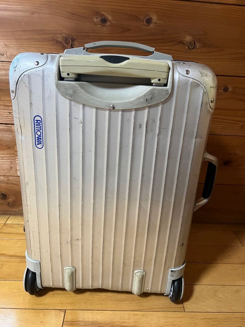 リモワRIMOWA シルバーインテグラル スーツケース 機内持ち込み