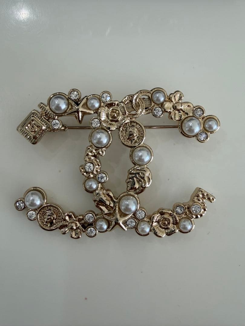 CHANEL CCロゴブローチ パール