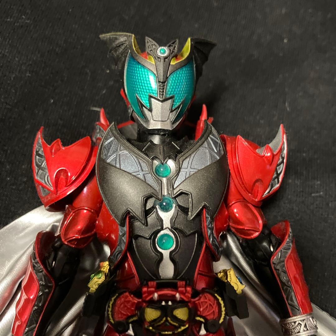 S.H.Figuarts 真骨彫　仮面ライダー　ダークキバ