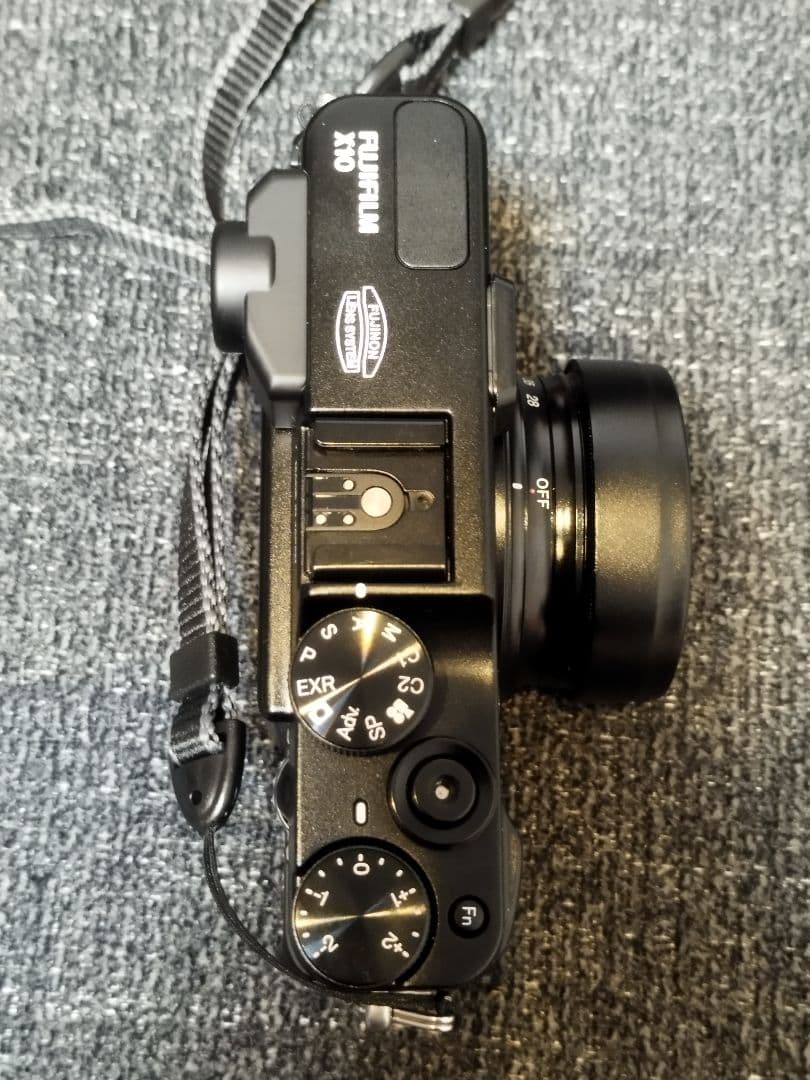 【美品】富士フィルム　FUJIFILM X10 コンパクトデジタルカメラ
