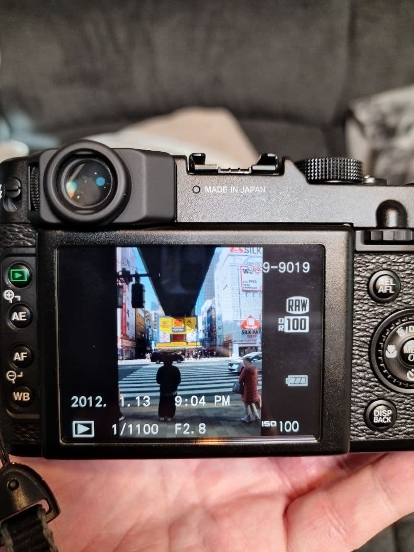 【美品】富士フィルム　FUJIFILM X10 コンパクトデジタルカメラ