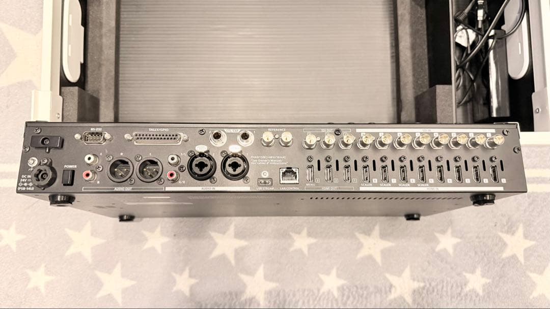 Roland V-160HD モニター、音響ケーブル付き