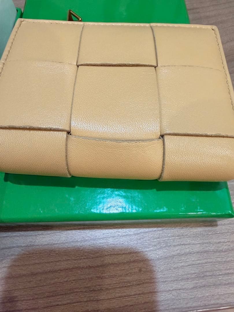Bottega Veneta ボッテガ・ヴェネタ　二つ折りファスナーウォレット