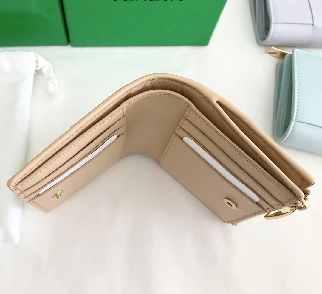 Bottega Veneta ボッテガ・ヴェネタ　二つ折りファスナーウォレット