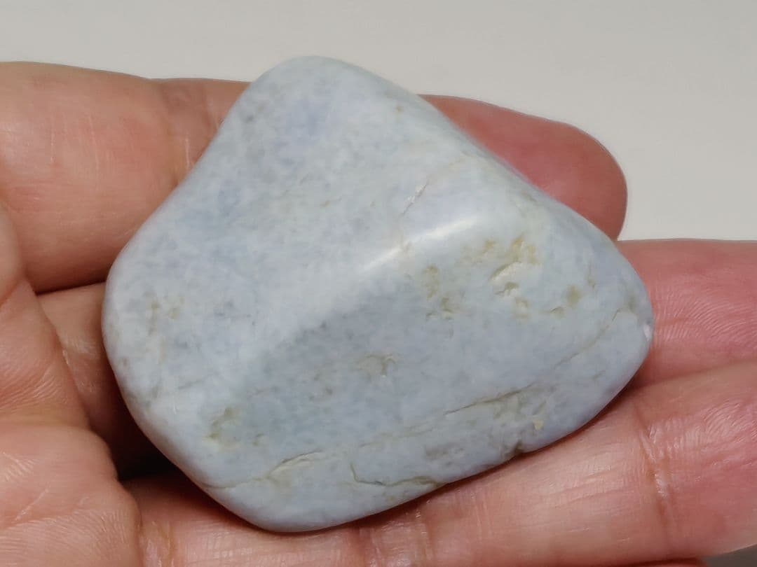 淡ラベ 76g 翡翠 ヒスイ 原石 鑑賞石 自然石 誕生石 鉱物 鉱石 水石