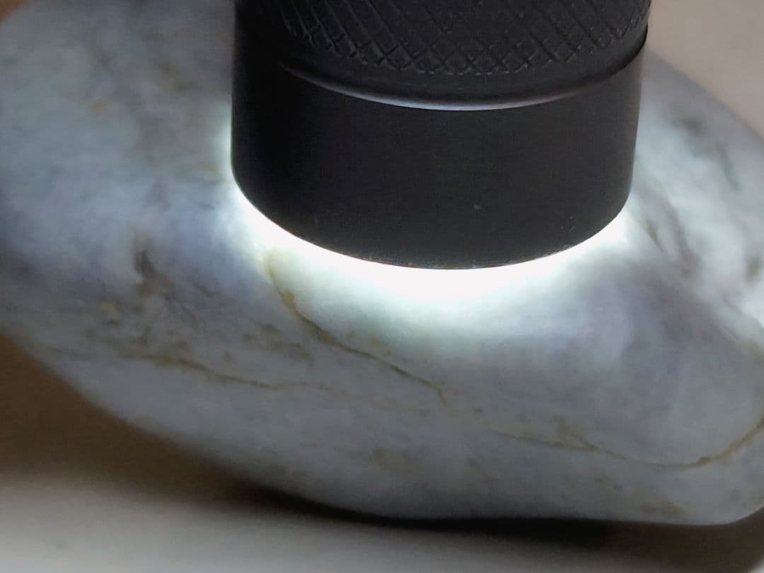 淡ラベ 76g 翡翠 ヒスイ 原石 鑑賞石 自然石 誕生石 鉱物 鉱石 水石