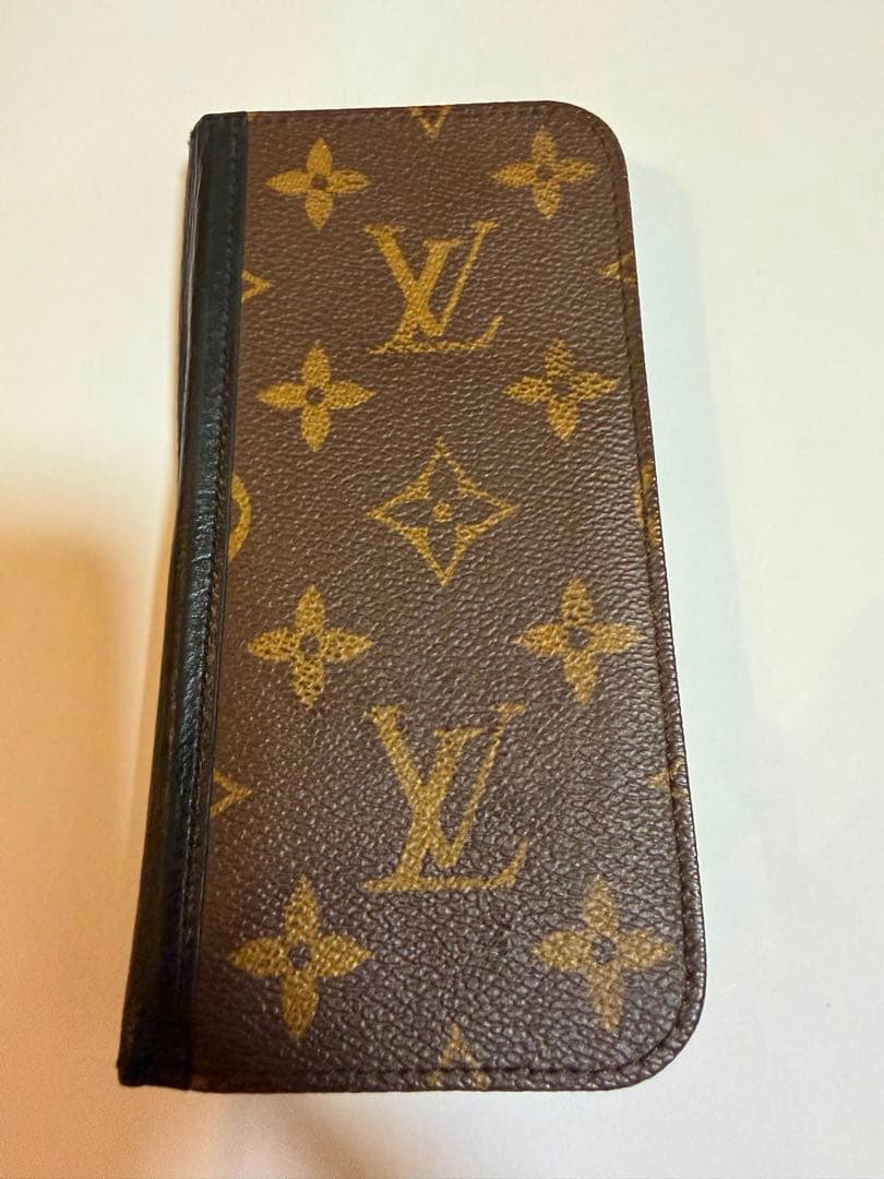 ルイヴィトン iPhone15pro フォリオ スマホケース