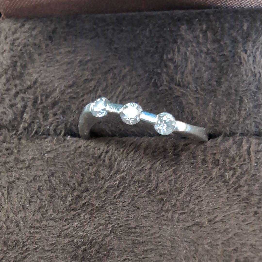 週末お値下げ　−素敵−　ダイヤリング0.25カラット