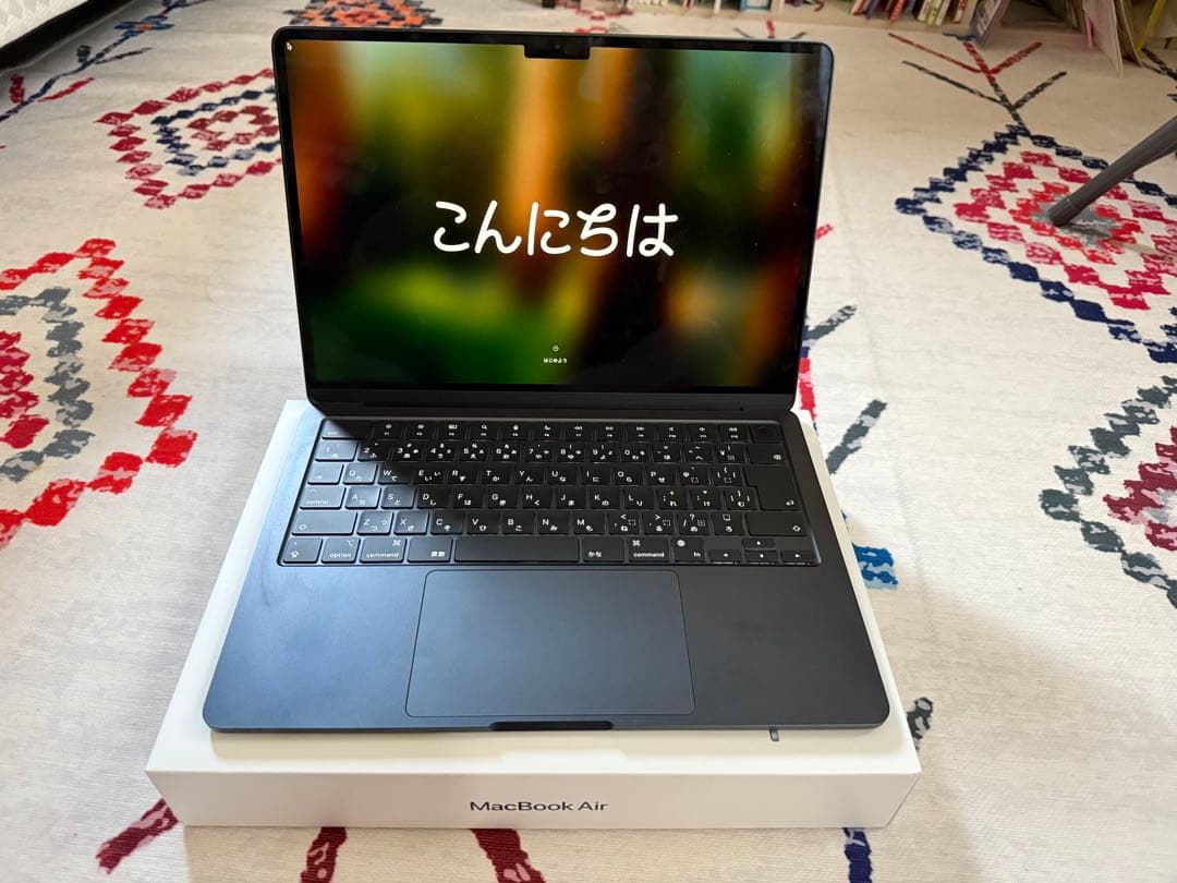 こ*き様 MacBook Air M2 バッテリー100%