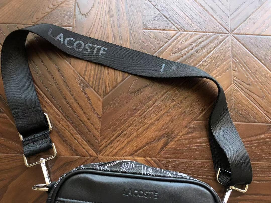 LACOSTE ショルダーバッグ