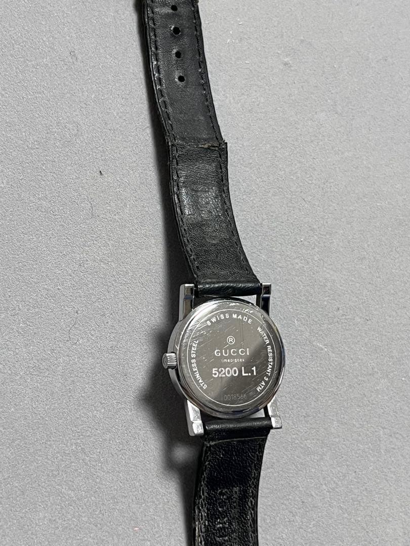 GUCCI レザーベルト時計