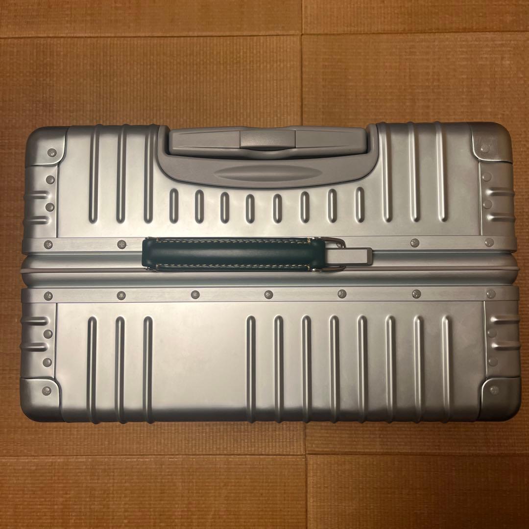 イノベーター アルミ スーツケース 70l