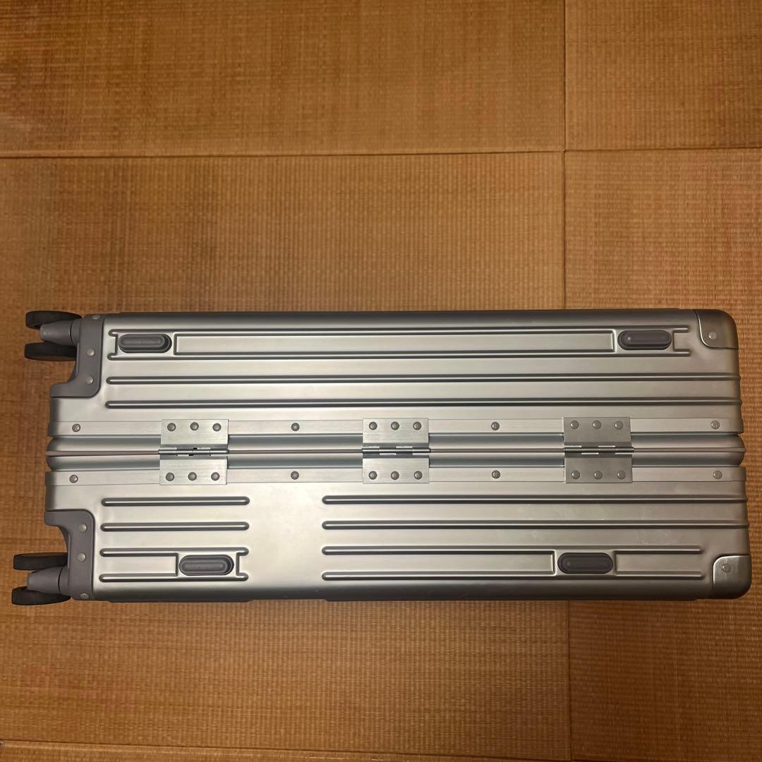 イノベーター アルミ スーツケース 70l