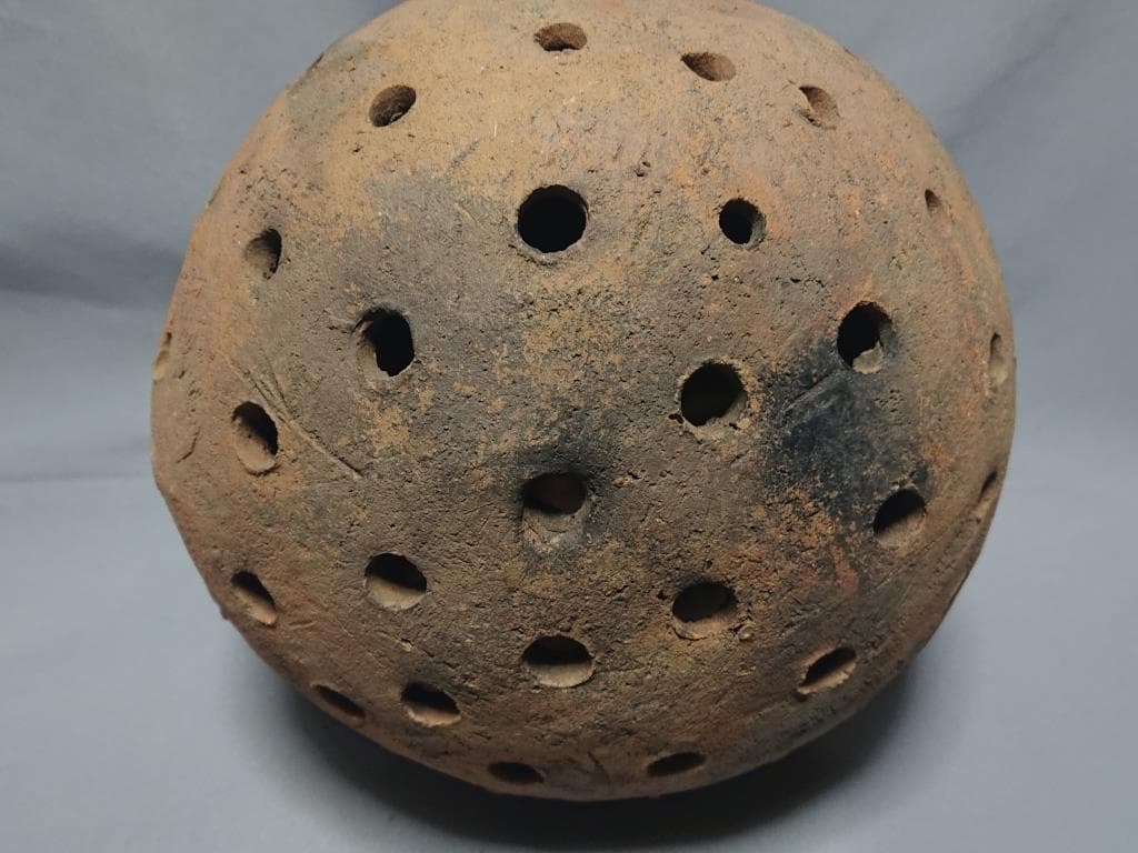 コレクター収集品　パプアニューギニア　人面素焼きの土器　燻製用