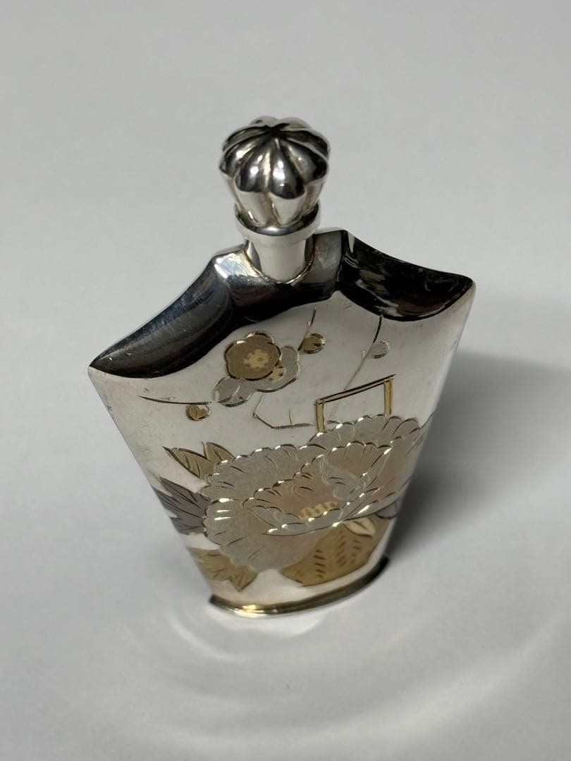 盆+栽です。 銀950 香水瓶 銀製 シルバー 彫金