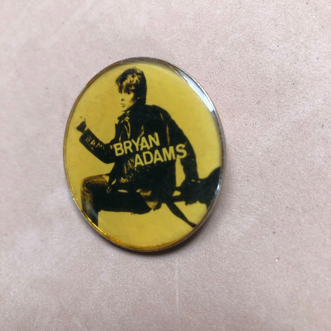 希少★BRYAN ADAMS ピンバッジ　1985
