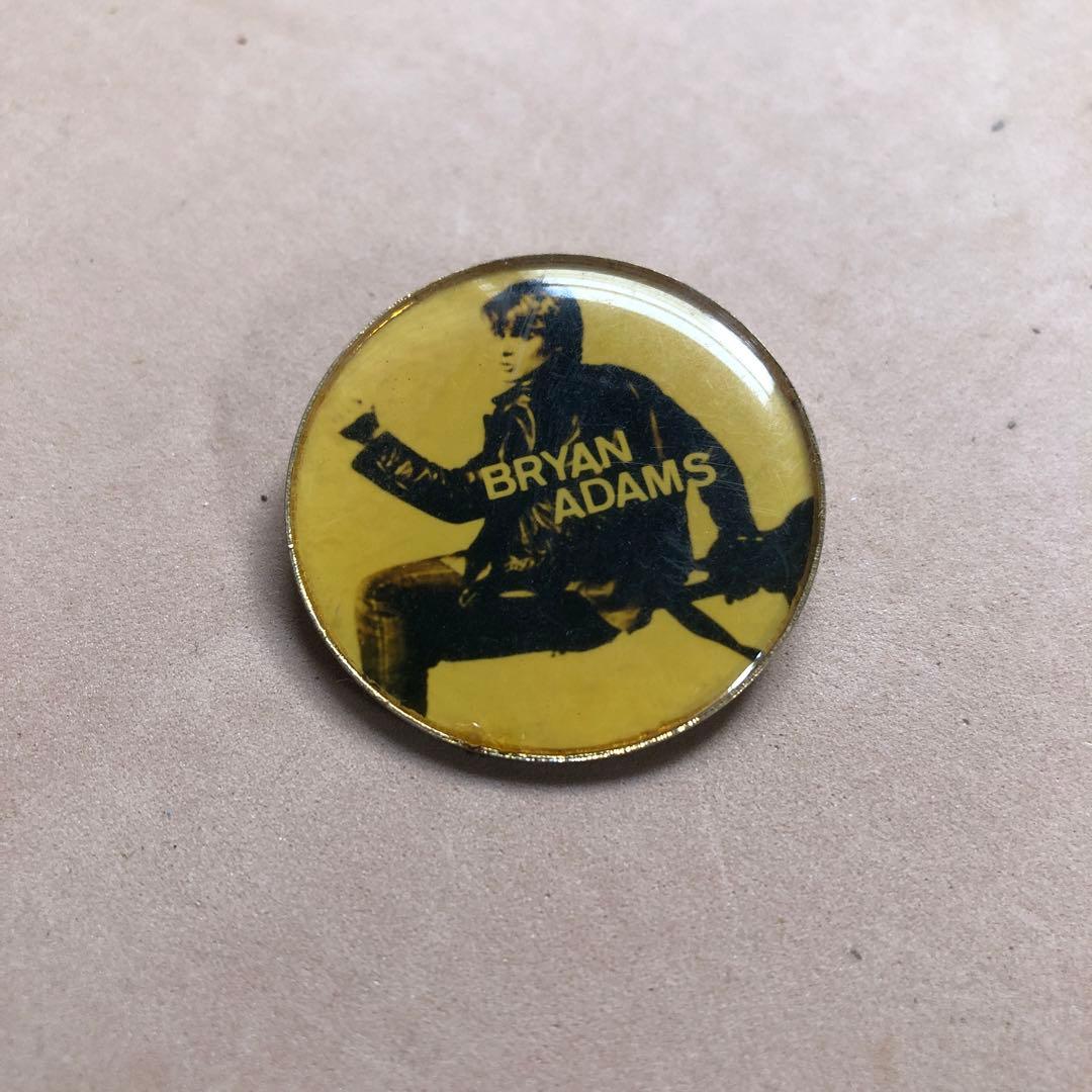 希少★BRYAN ADAMS ピンバッジ　1985