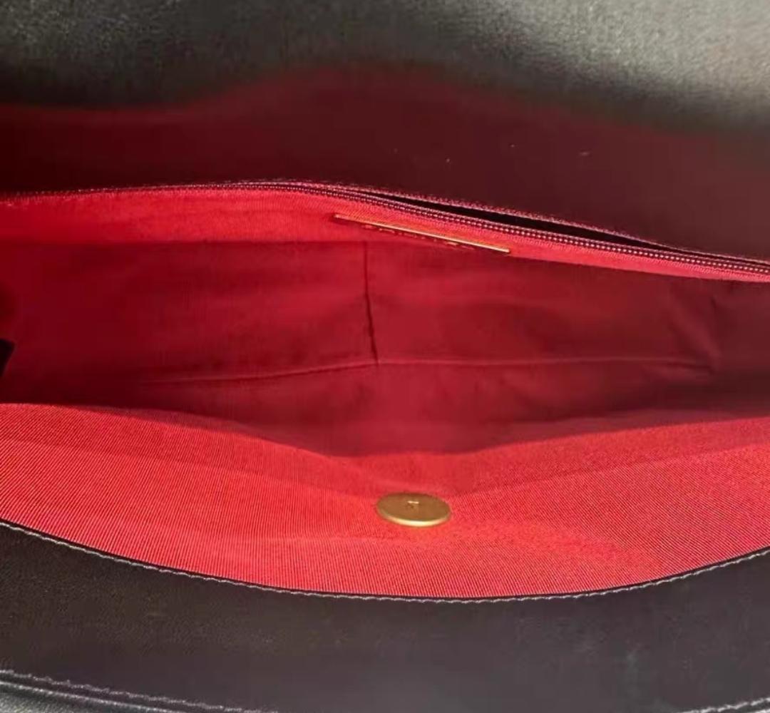 即日発送 ~~ ブラック キルティング ショルダーバッグ