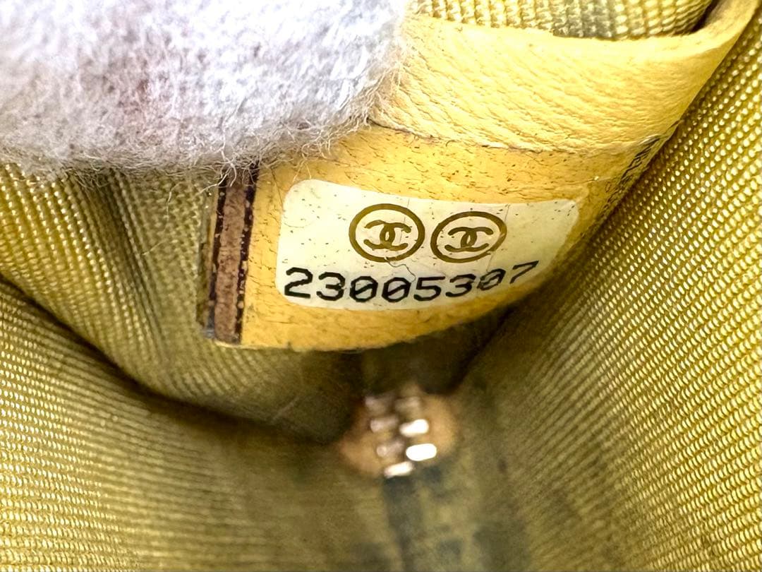 シャネル ラムスキン ケース A68943 イエロー 23番台 小銭入れ