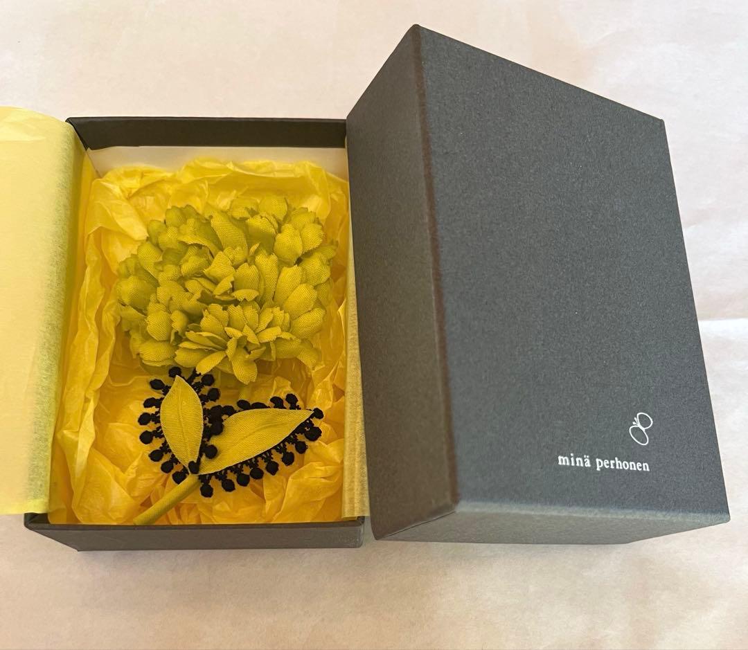 ミナペルホネン　コサージュ