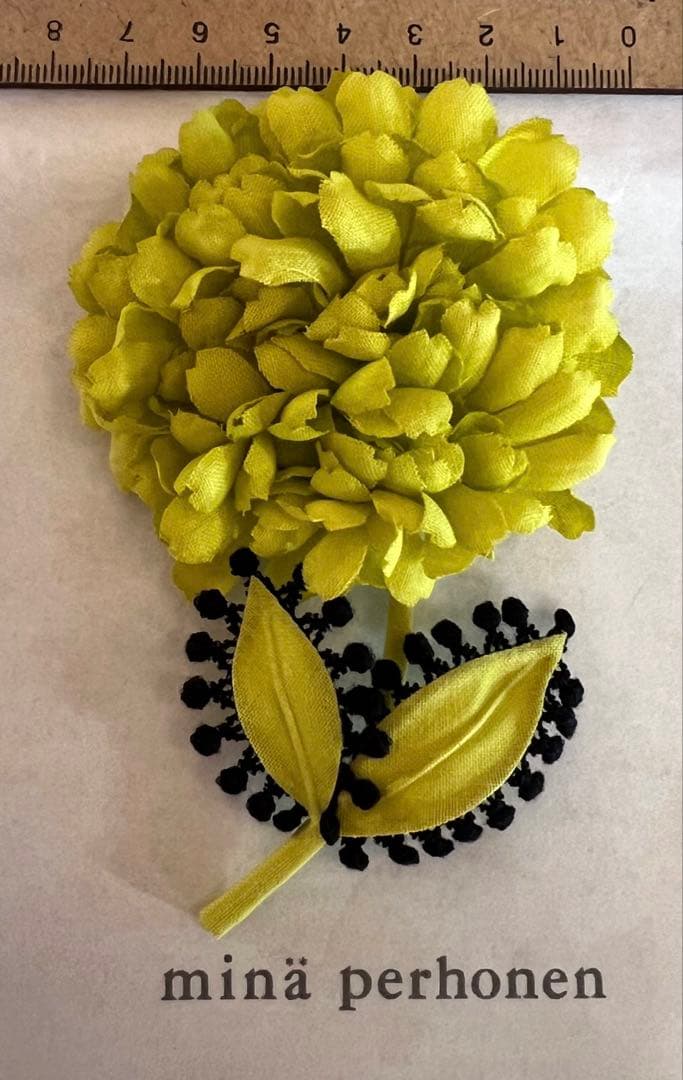 ミナペルホネン　コサージュ