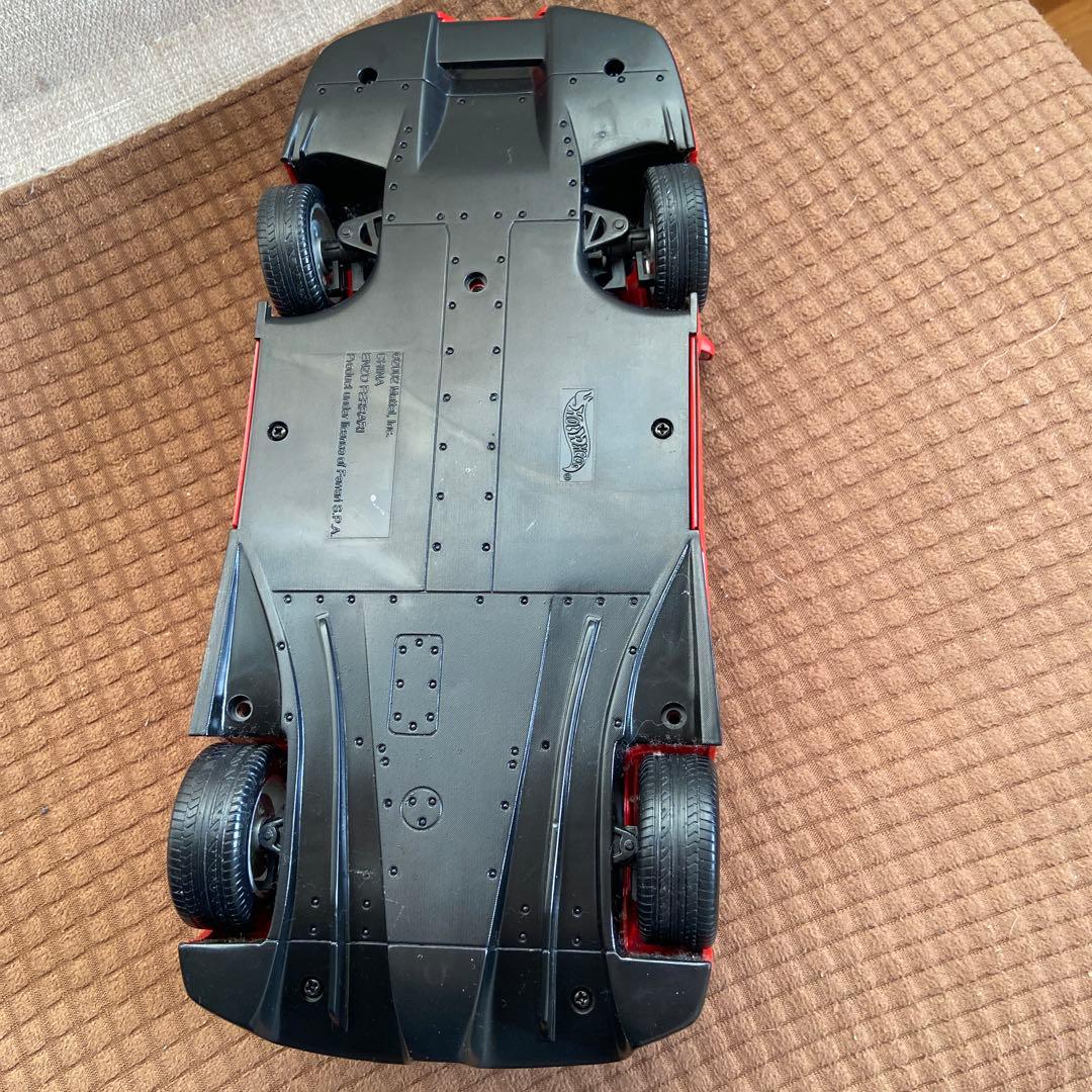 Ferrari Enzo 1/18スケールモデル