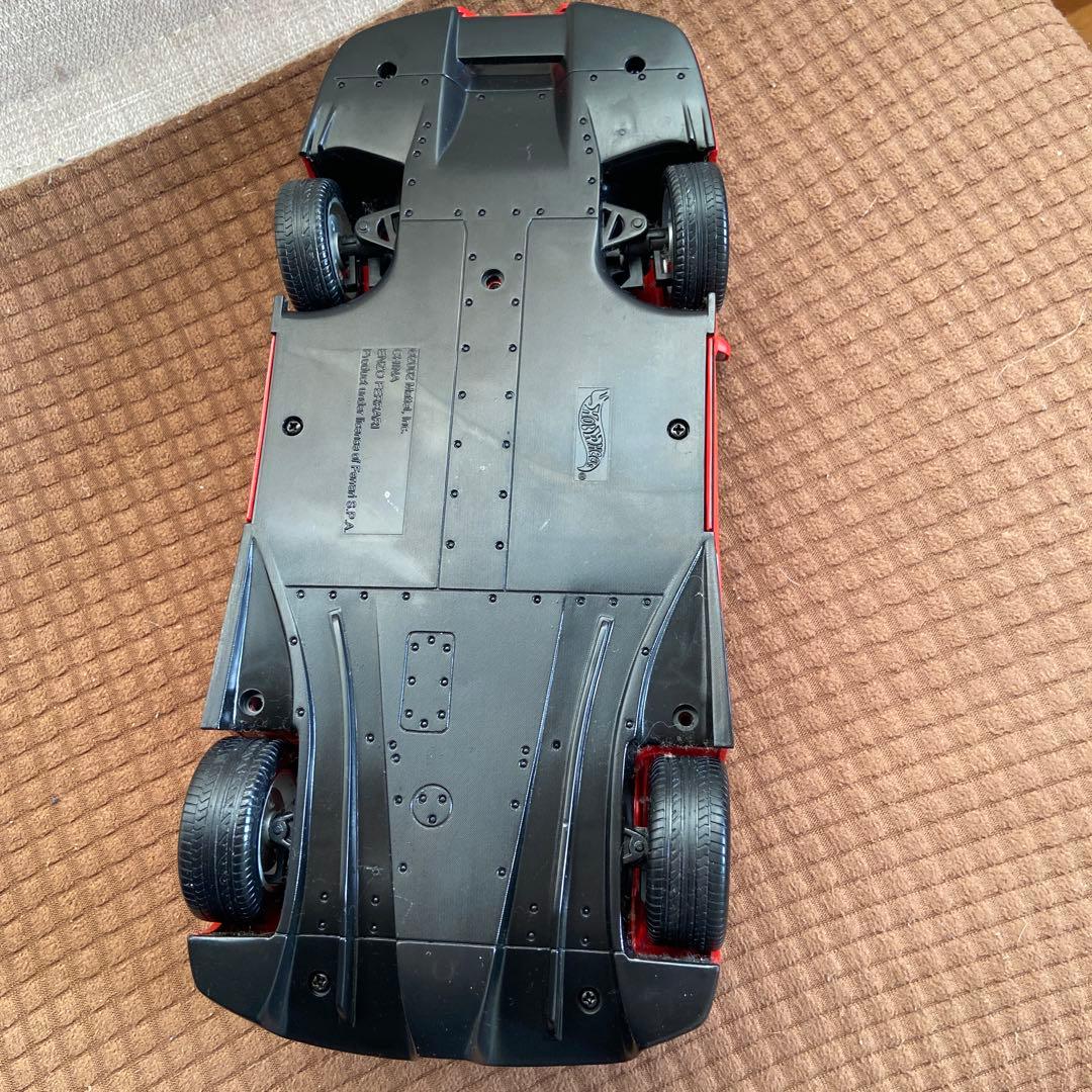 Ferrari Enzo 1/18スケールモデル