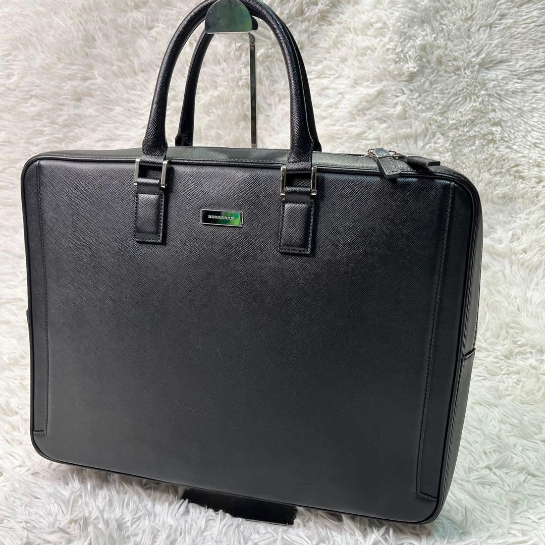 美品✨バーバリー　ブリーフケース　ビジネスバッグ　黒　A4 サフィアーノレザー