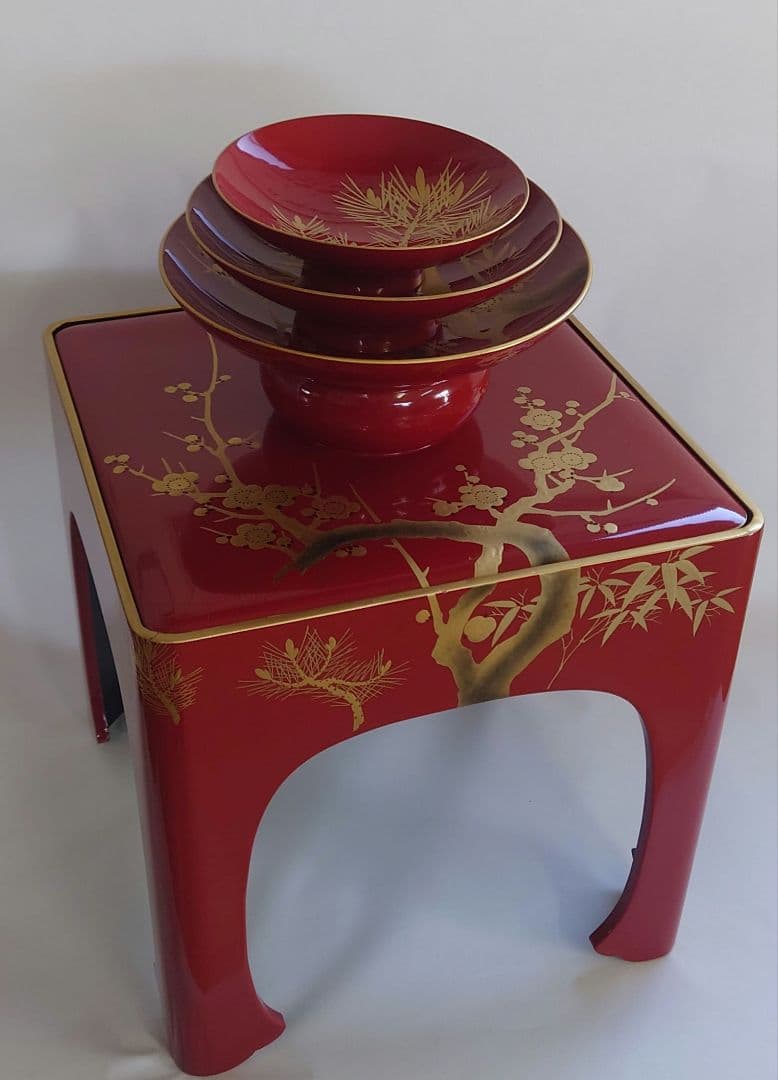 漆塗　木盃　丁字台付　松竹梅　三ッ組盃