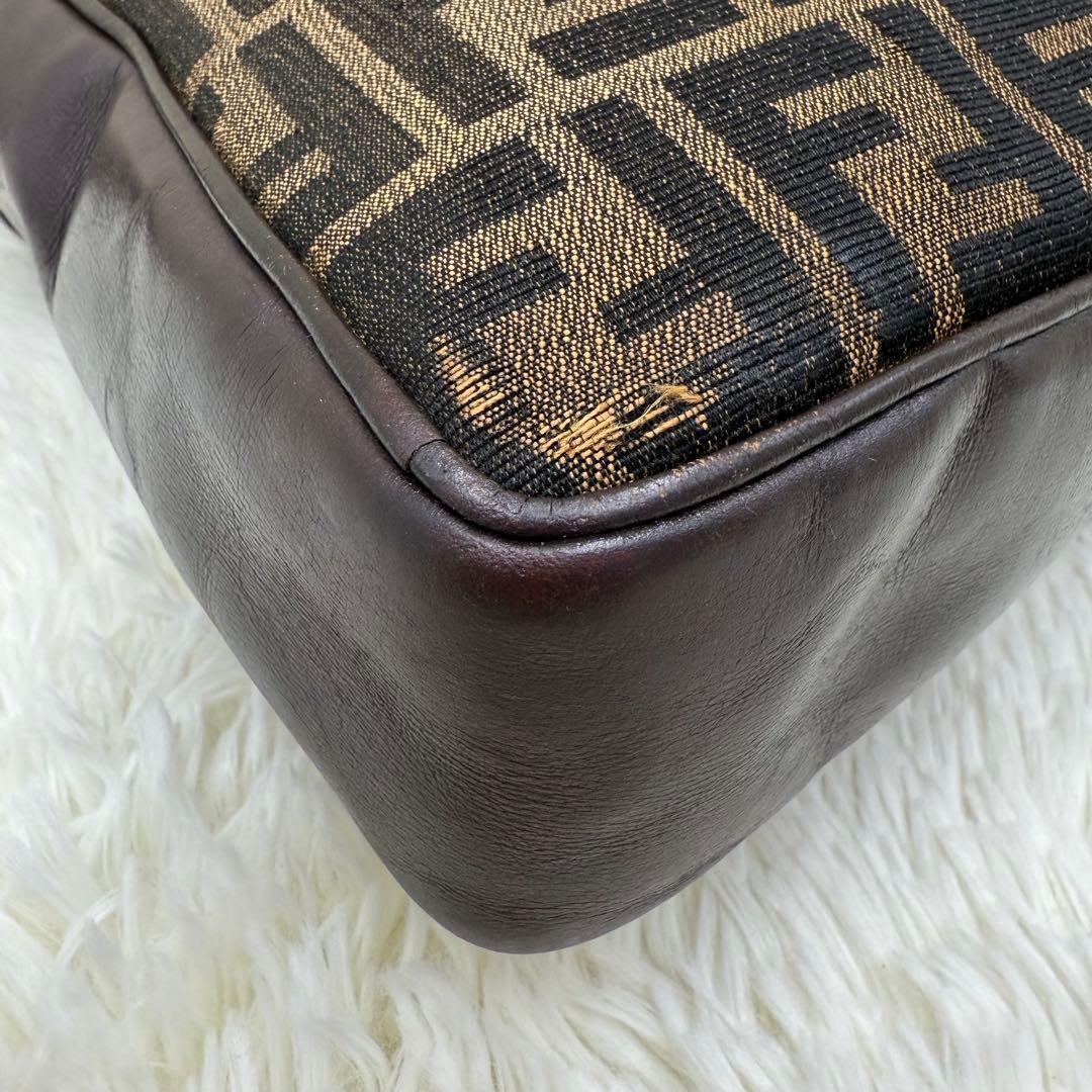 ✨美品✨ フェンディ ショルダーバッグ ズッカ柄 キャンバス サコッシュ