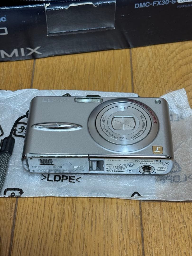 Panasonic DMC-FX30 コンパクトデジタルカメラ