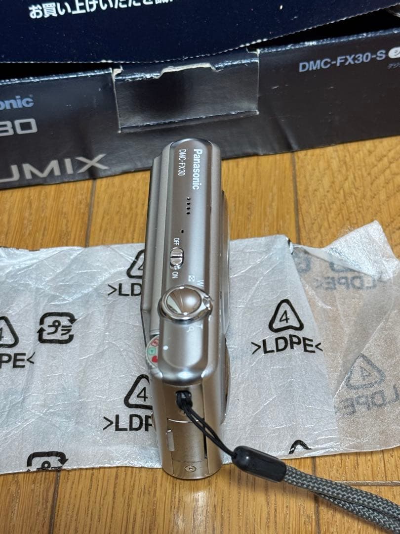 Panasonic DMC-FX30 コンパクトデジタルカメラ