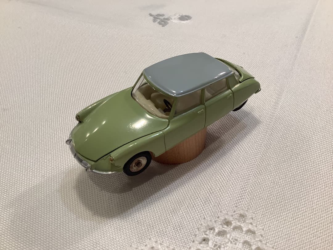 美品　激レア　仏製DINKY TOYSシトロエンDS19 ミニカー