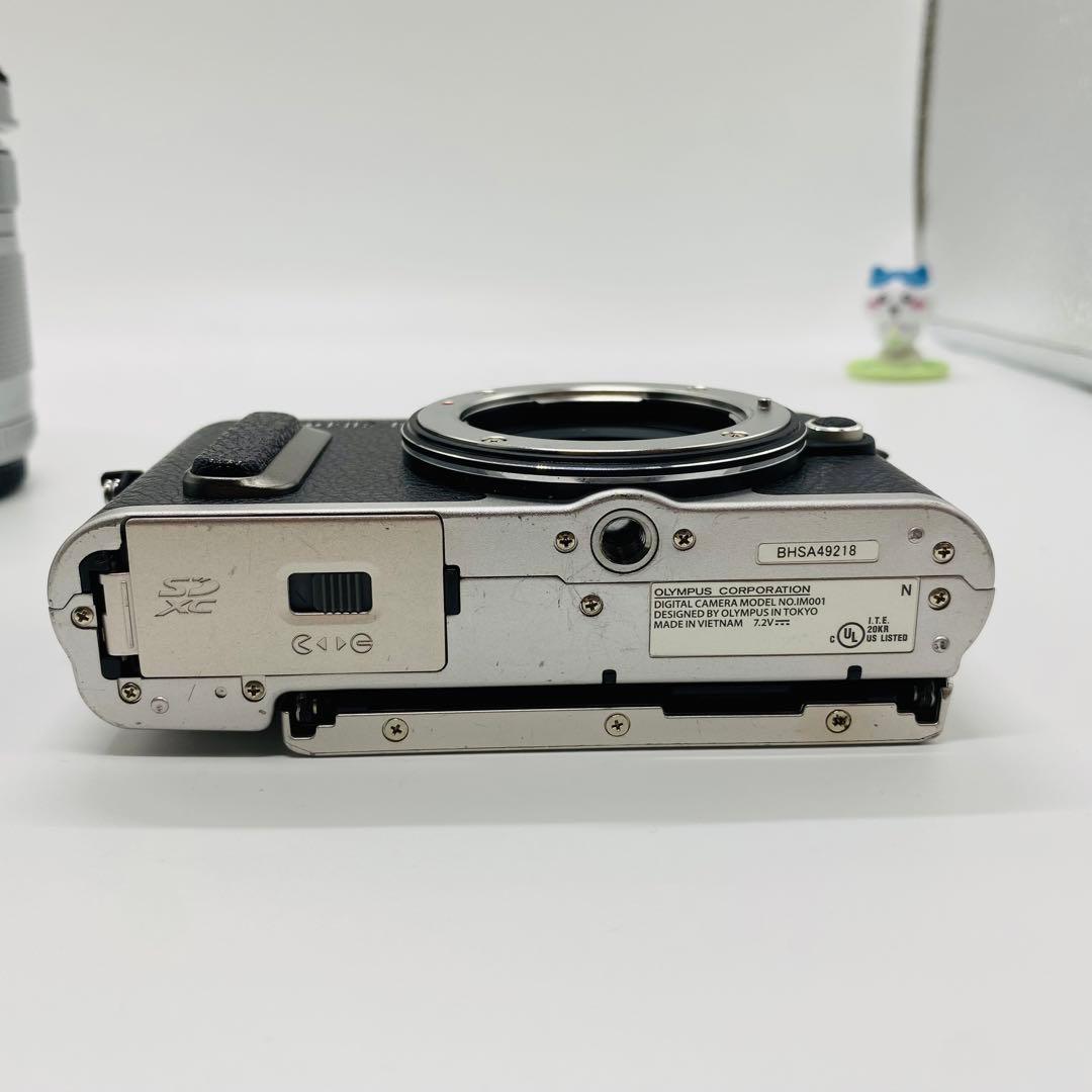 良品 Olympus PEN E-PL8 ダブルズームキット 予備バッテリー付き